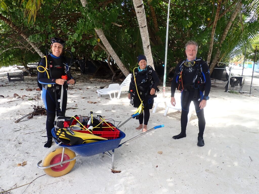 Map the Giants studying corals